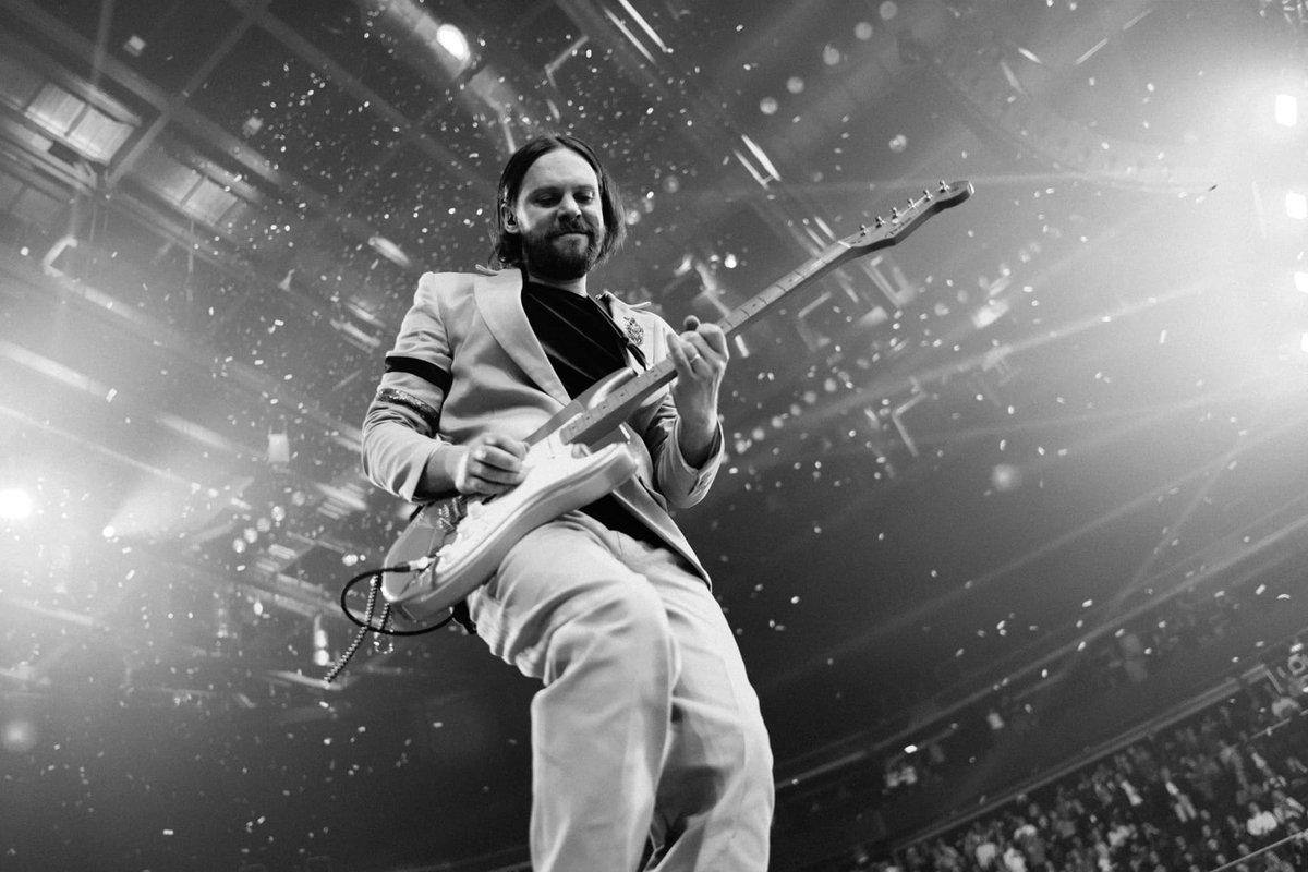 SistersOnWire tweet media