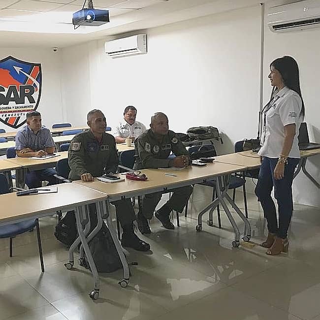 inac_ve's tweet photo. Con el propósito de elevar el nivel de profesionalismo del personal aeronáutico del país, el  @IuacVenezuela realiza instrucción en la especialidad de Aeródromo dirigido a los participantes del Curso de Inspector Aeronáutico N°25 en su fase especializada.

#GestaIndependentista https://t.co/4AHQhqzEsp