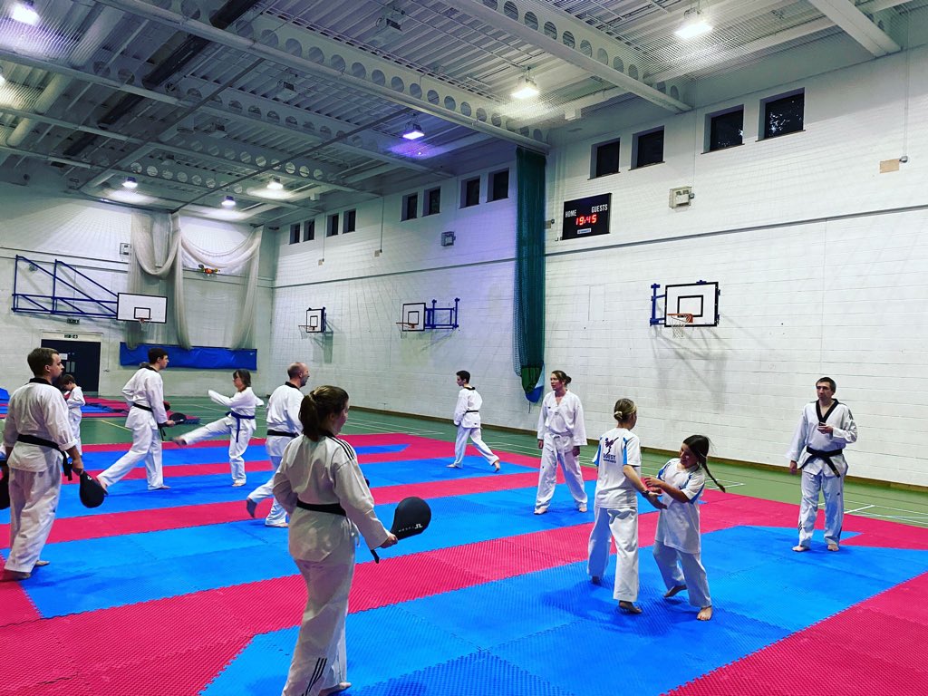 We’re back tonight after the Easter break, come and join us and try Taekwondo <a href="/Tranby_school/">Tranby</a> 7-8pm. Open to all abilities and beginners welcome! 
#hull #analby #eastriding #getfit #taekwondo