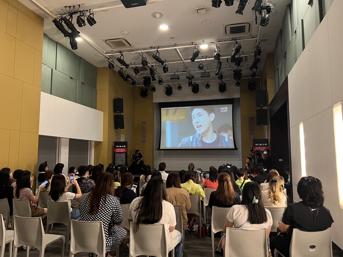 onehdthailand's tweet photo. เก็บบรรยากาศมาฝากแบบกรุบกริบก่อนนะคะ 😘😘 #รักนี้ต้องเจียระไนLIVE #รักนี้ต้องเจียระไนEp1 https://t.co/tt6eJUaQdT