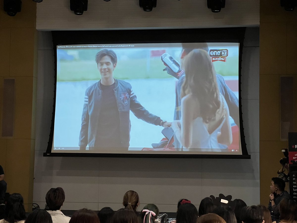 onehdthailand's tweet photo. เก็บบรรยากาศมาฝากแบบกรุบกริบก่อนนะคะ 😘😘 #รักนี้ต้องเจียระไนLIVE #รักนี้ต้องเจียระไนEp1 https://t.co/tt6eJUaQdT