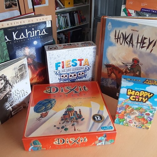 PantinBibs's tweet photo. [NOUVEAU] ~ Des bulles et des jeux ~
👉Vendredi 21 avril ⌚️17h30-19h
📍 Bib. Romain Rolland
Le concept ? Testez des jeux de société pour les adultes ou pour les familles avec le ludothécaire, et venez discuter des derniers coups de cœur BD, mangas, comics avec vos bibliothécaires https://t.co/nRb97KNxfM