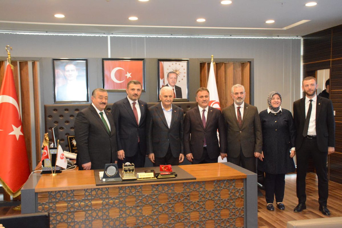 celalettin_kose's tweet photo. 📌Genel Başkan Vekilimiz ile esnaflarımızı, hemşehrilerimizi ve Belediye Başkanlığımızı ziyaret ettik.
📌Genel Başkan Vekilimize ziyaretlerinden dolayı, hemşehrilerimize ise göstermiş oldukları büyük teveccühten ötürü teşekkür ederiz..🇹🇷🇹🇷
@RTErdogan 
@BY 
@erkankandemir https://t.co/9Wm1Zl7uJt