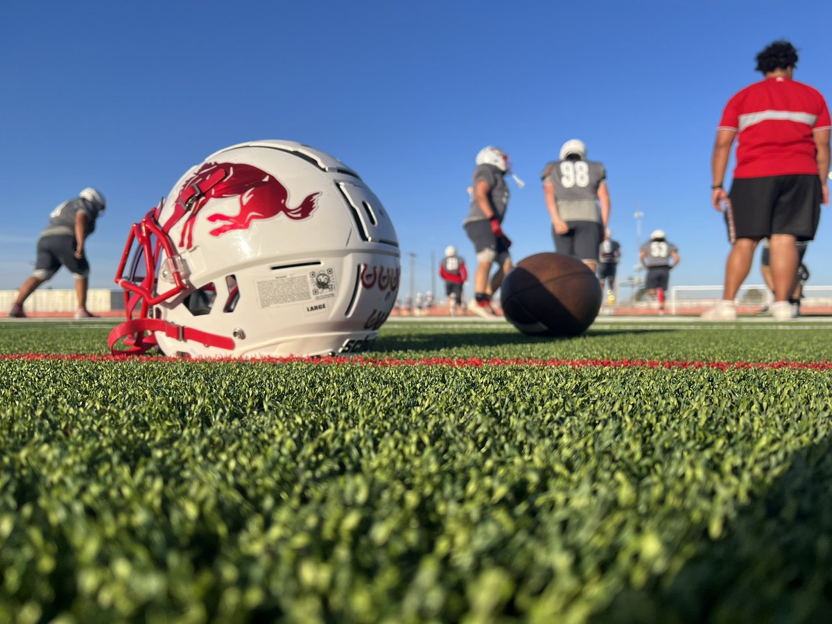 Jakob_BburgTV's tweet photo. Early morning with the Odessa High Bronchos!! A look at spring football with @OHSBronchoFB tonight on CBS7! 🏈 https://t.co/UBCOTBtnGc