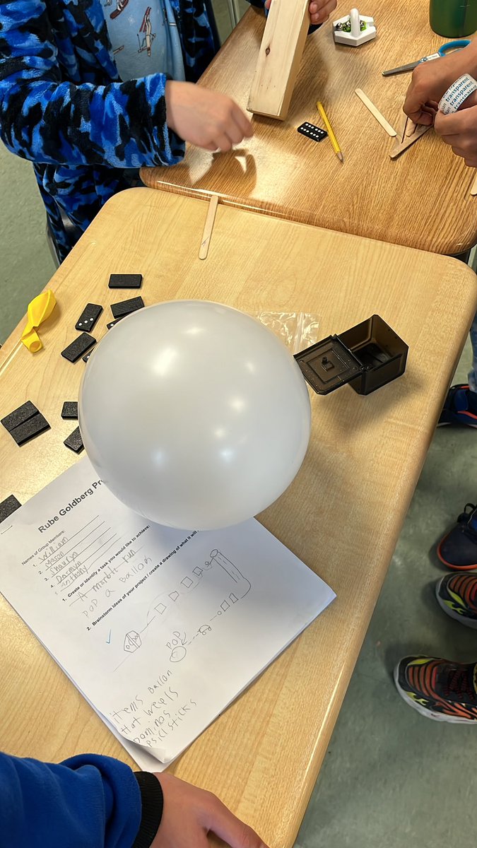 TrudeauKate's tweet photo. Science in the works!  What could be happening in 5T?? Check back for our final results!! @LambethPS1 https://t.co/a0ejr9lCzJ