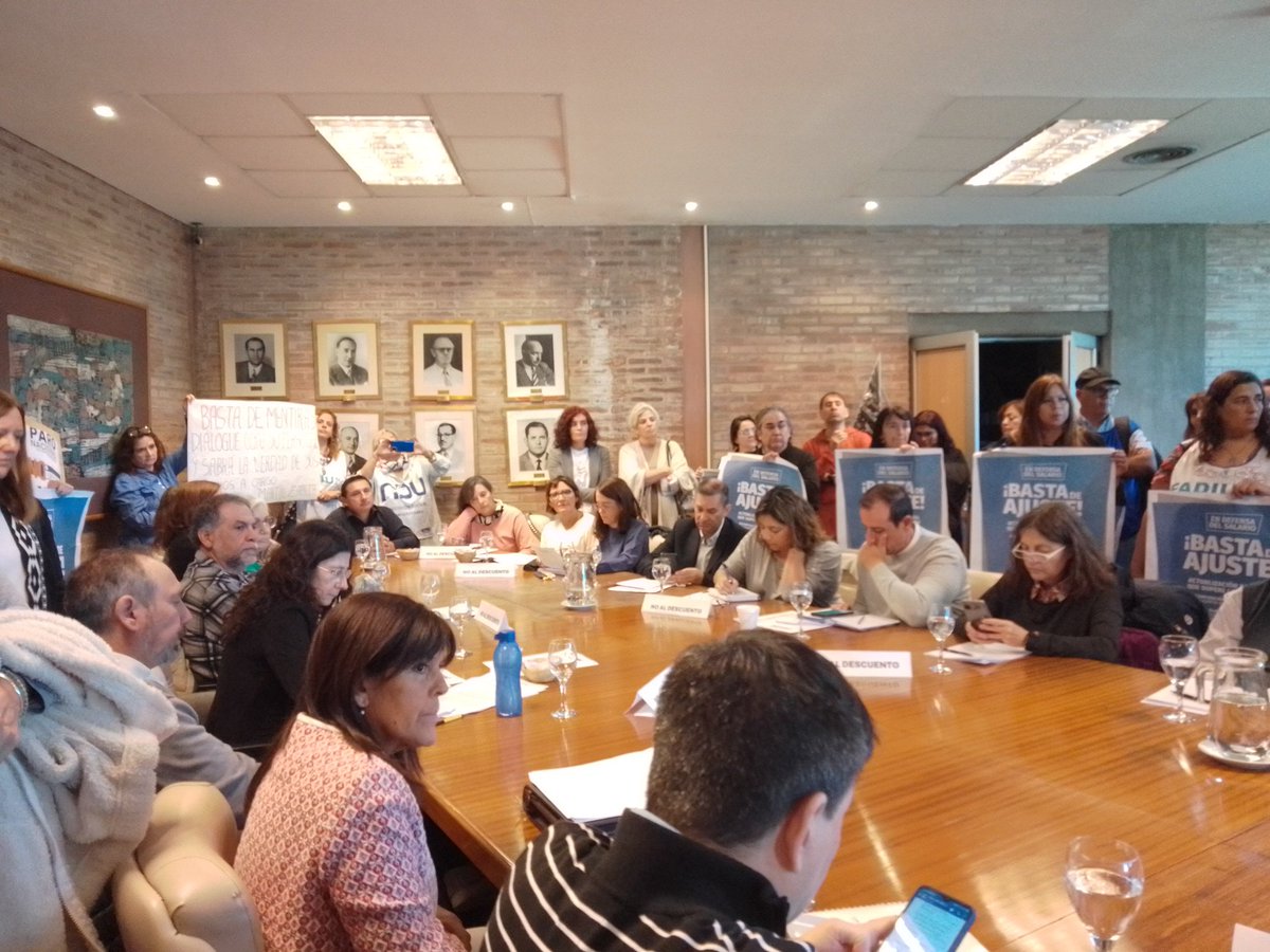 CONADUHistorica's tweet photo. El Plenario de Sec. Generales de CONADU Histórica y @fadiunc presentes en la sesión del Consejo Superior de la Uncuyo https://t.co/eUB3QnH92e