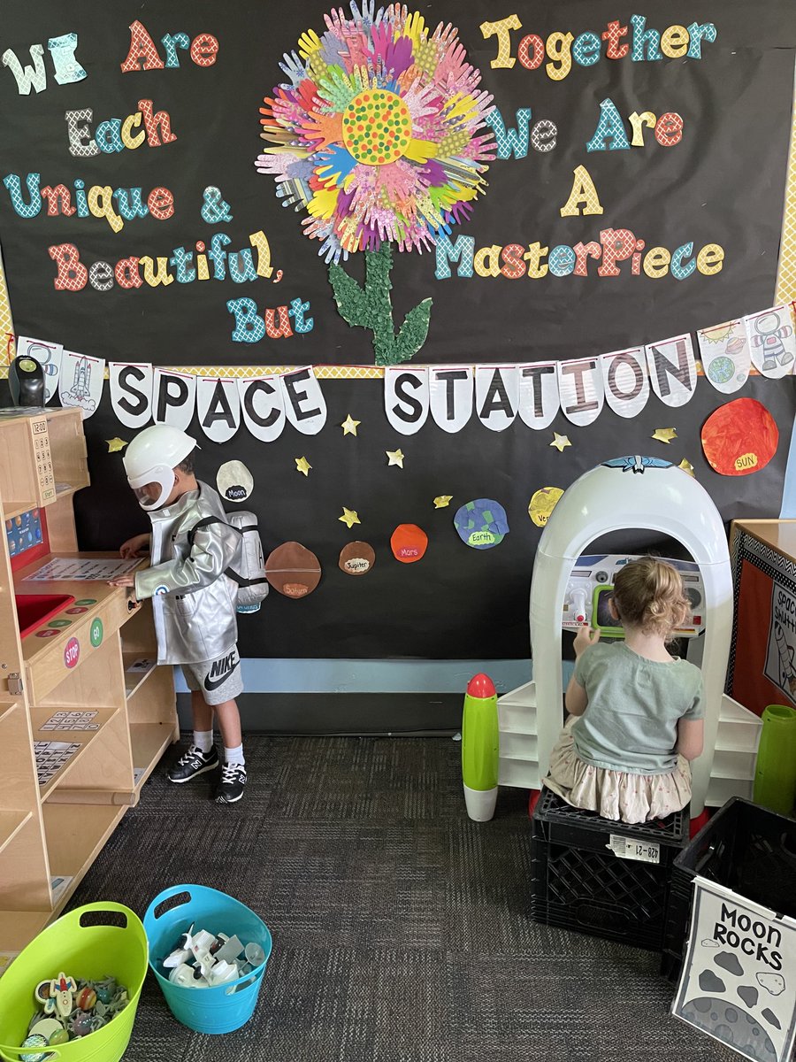 vickibonney's tweet photo. Ms Cooks’ Pre-k loves learning about space! Getting ready to blast off to Kindergarten! ⁦@semcvey05⁩ ⁦@hurtchildadvoc1⁩ ⁦@jestamper⁩ https://t.co/DxaM6TECz9