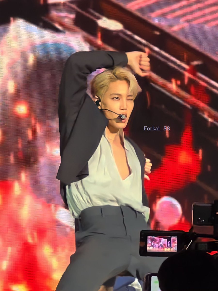 forkai_88's tweet photo. 230408  EXO’CLOCK ❤️‍🔥❤️‍🔥 

#EXOCLOCK_EXO_FANMEETING 
#EXOKAI #KAI #엑소카이 #카이 #종인 https://t.co/5P5EzZHZex