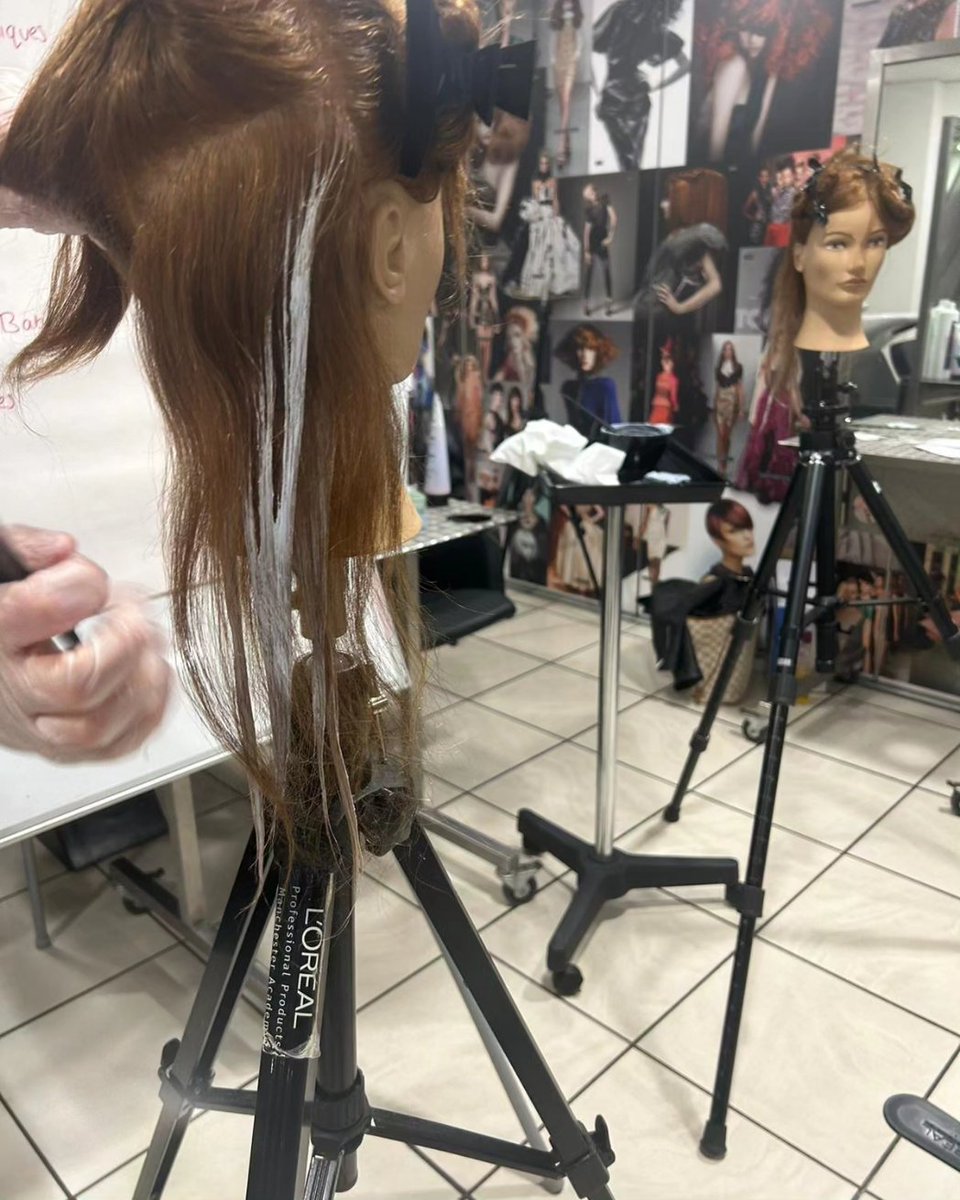 saksknutsford's tweet photo. Training day for Estelle 
Yesterday. Estelle spent the day with LOreal brushing up on her balayage skills. We never stop learning new skills and refreshing current one's. Call now for a consultation 01565 655 930 
@lorealpro_education_uki @lorealpro #balayage #colour #Knutsford https://t.co/8h6pCkJi6J