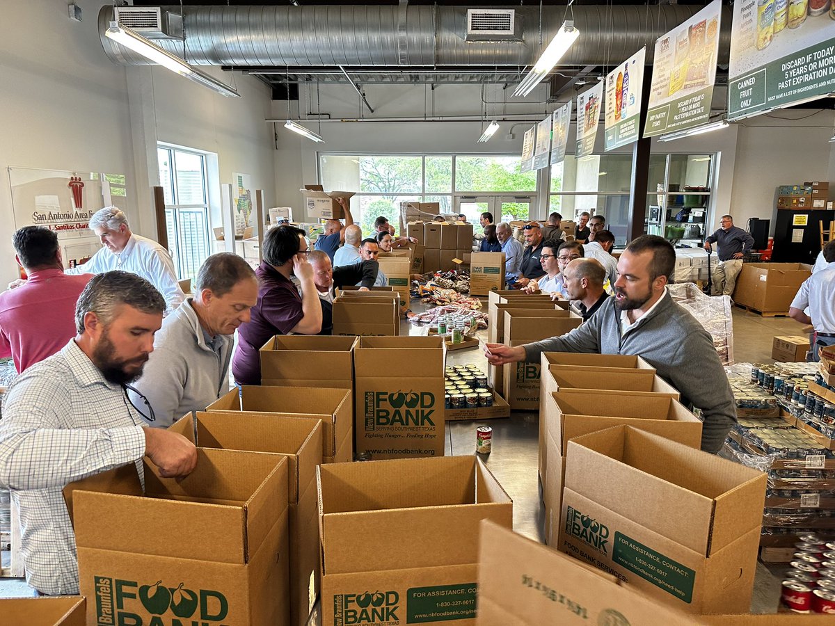 jgalassini's tweet photo. The @CEMEX_USA Commercial team spent a few hours at @nbtxfoodbank packing boxes of food for families in need. The last few years has put a strain on many across our nation and access to food is a major concern. This is one way we are #buildingabetterfuture for our communities. https://t.co/VLJDhJcDMN