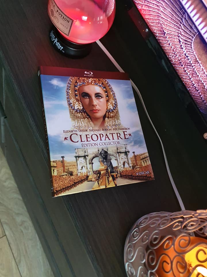 Hell7777's tweet photo. #NW #Cléopâtre 1963 🎥
Après #Spartacus #BenHur et #LesDixCommandements = #Cléopâtre !! 😊
#Péplums des années 50/60 📷
#ElizabethTaylor #RichardBurton
#ÉditionBluRayDigibookCollector https://t.co/3Nu0mBISkM