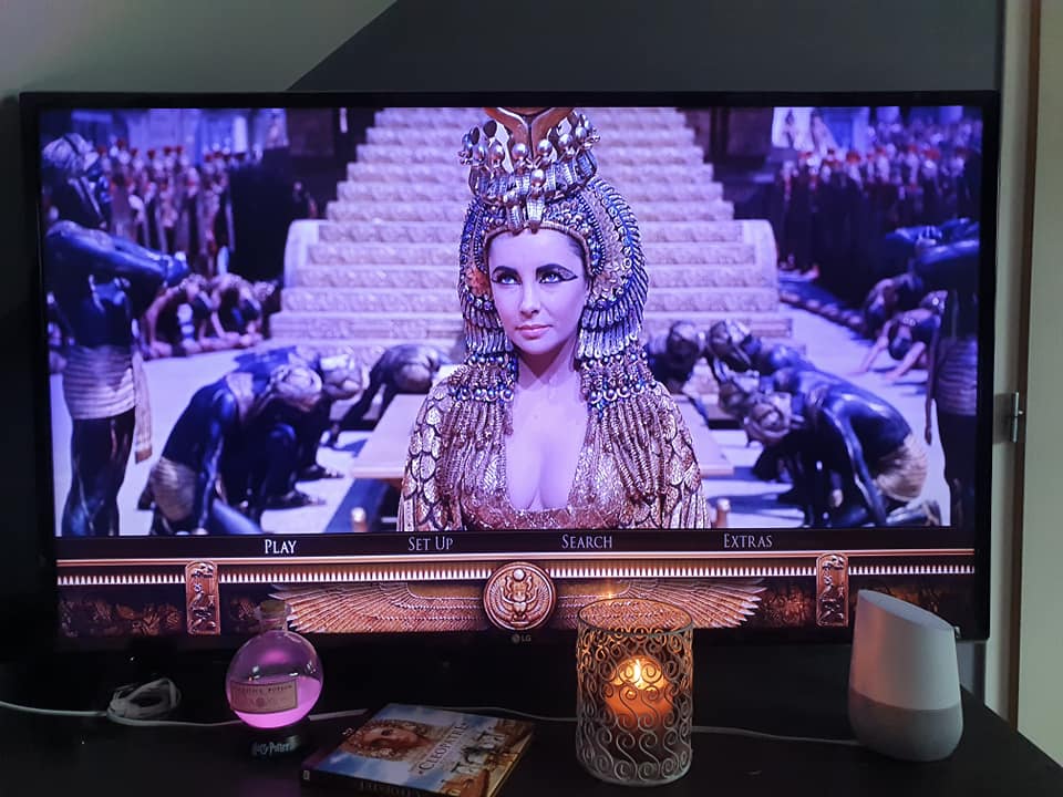 Hell7777's tweet photo. #NW #Cléopâtre 1963 🎥
Après #Spartacus #BenHur et #LesDixCommandements = #Cléopâtre !! 😊
#Péplums des années 50/60 📷
#ElizabethTaylor #RichardBurton
#ÉditionBluRayDigibookCollector https://t.co/3Nu0mBISkM