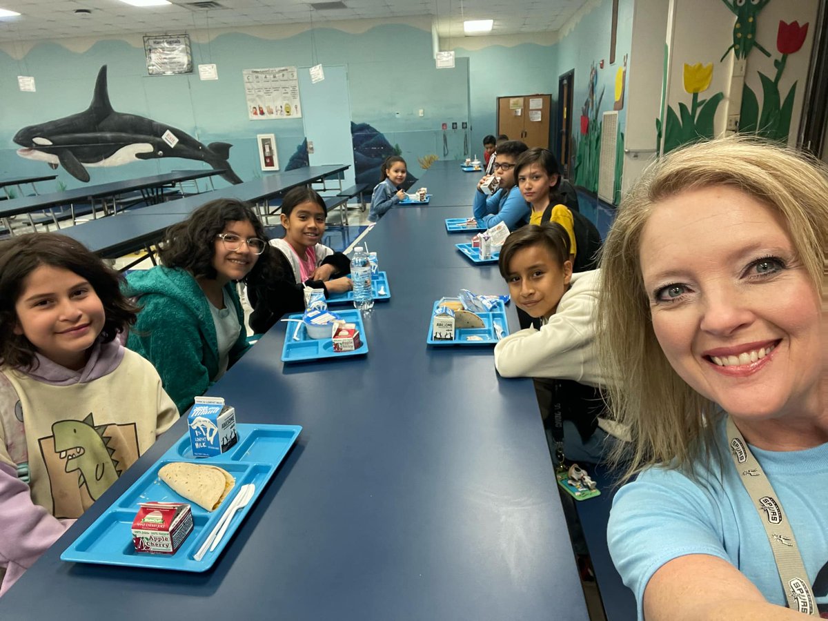 NEISD's tweet photo. A perfect way to kick off the day--breakfast with Principal Amy Copes and friends at Regency Place ES! It feels good to be in NEISD! โค #theNEISDway #rootedregencyplace #regencyplaceknights https://t.co/cONFNXtri0