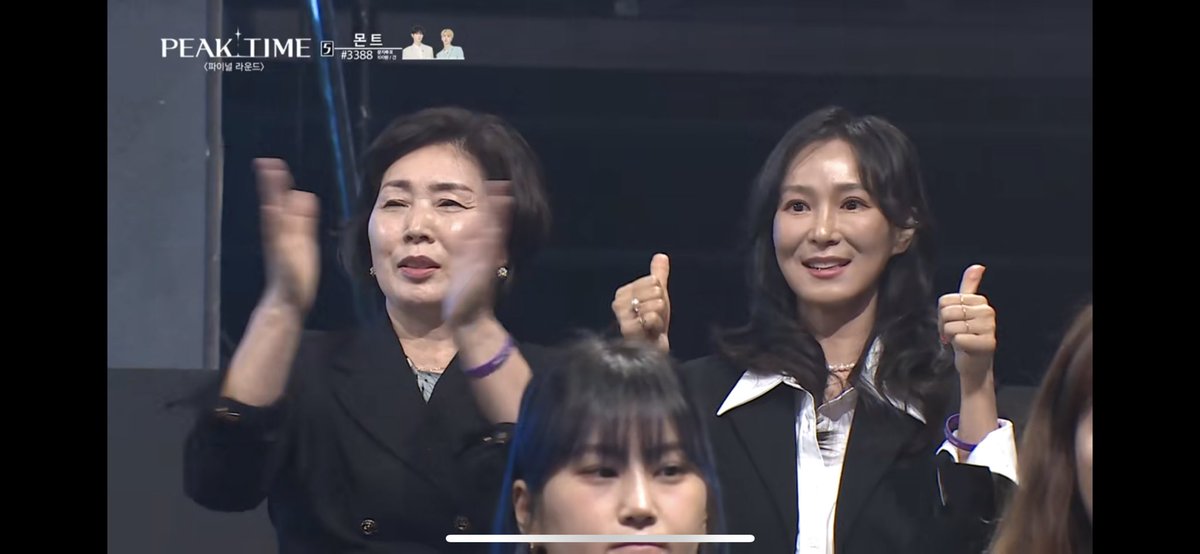 VeeSabs07's tweet photo. Mama Lee supporting Hangyul on every survival show he has joined is very heartwarming. I could still remember the efforts she put in especially during PDX101, visiting every cafe and campaigned for Gyul and thanking everyone who supported him. 🥹 I love you mama Lee! 🫶🤍 #BAE173 https://t.co/e7eSJva07q