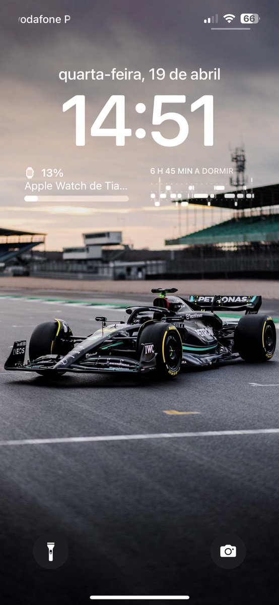 zlNebulaa's tweet photo. @MercedesAMGF1 Need a reason to change my wallpaper💛 https://t.co/QH1QEi6PJj