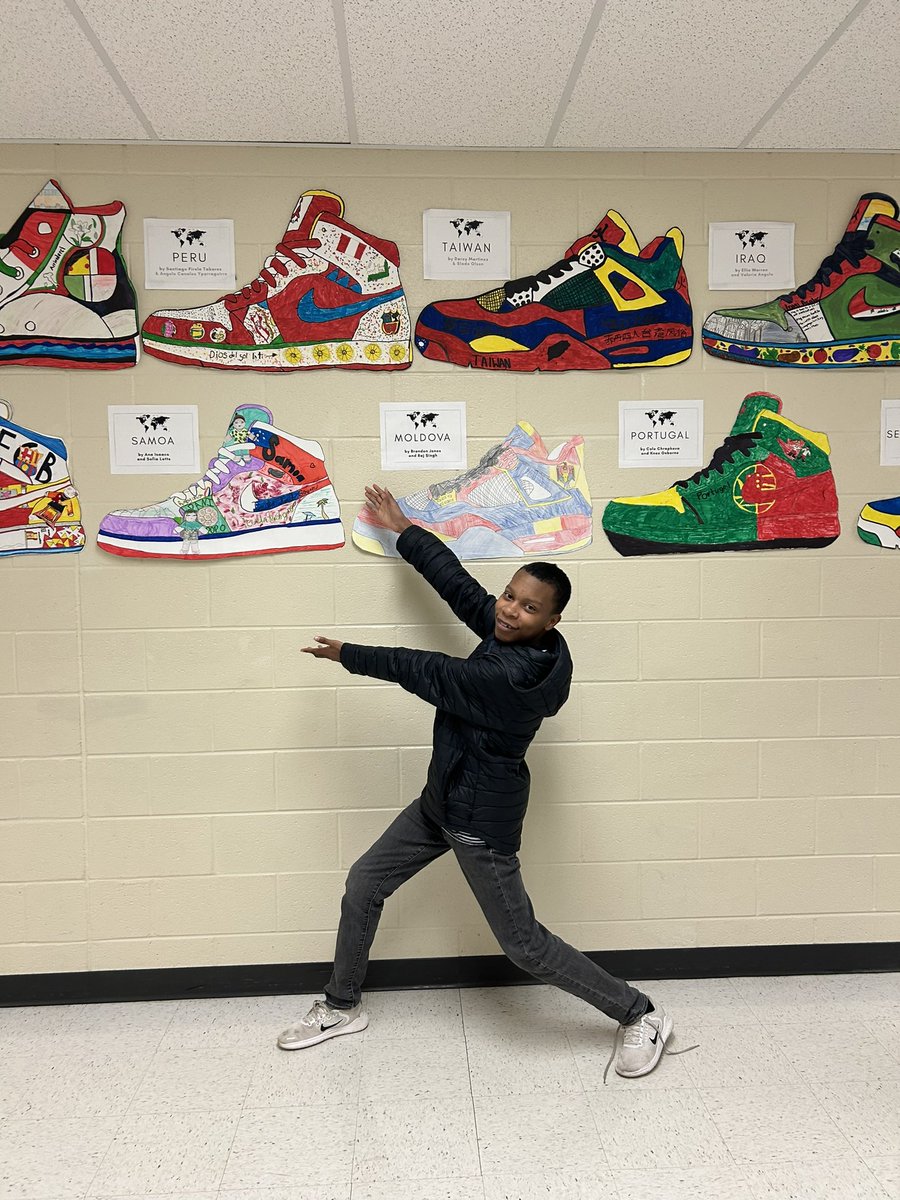 miss_y_vonne's tweet photo. Look at the work that has been created for International Night! Take a bow Ms.Frutose for a job well done! @ecmsartdept @ECMSWildcats @ECMSprincipal @CobbSchools @Cobb_SS @CobbVisualArts @ARTwithJessica @ArtsNOW1 https://t.co/zhAA4rMTgE