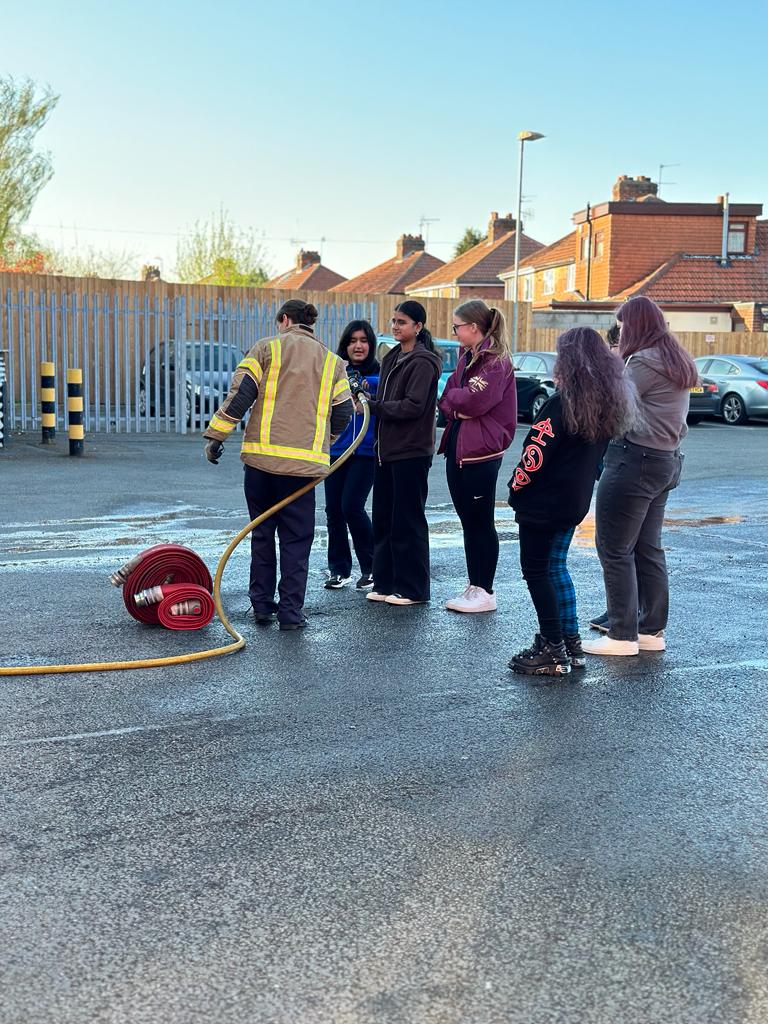 Yesterday we had the pleasure of hosting @UHDBYouthWork for a few fun and engaging safety activities. If you have a youth group who might be interested in a visit consider contacting your local station. #youthengagement #fireservice #CommunityEngagement #firesafety #watersafety