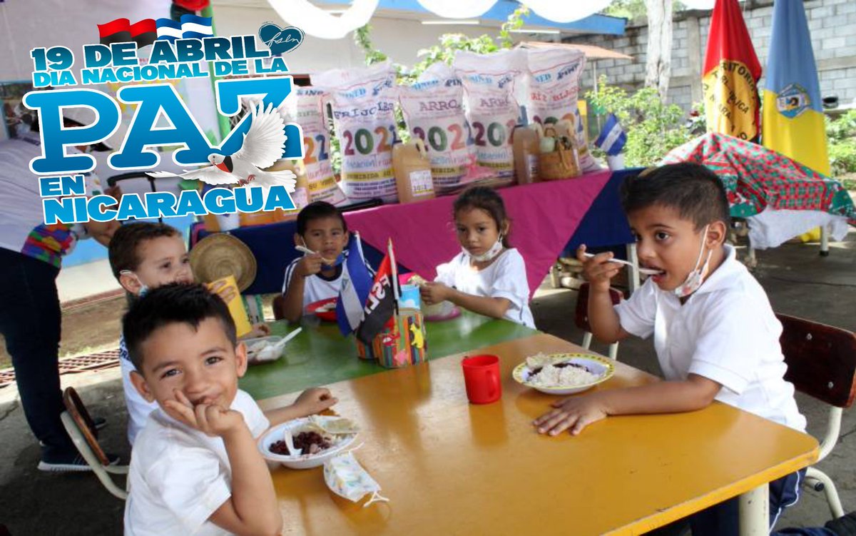 CCTipitapaR's tweet photo. @CTipitapa Merienda Escolar para nuestros niñ@s y jóvenes en todos los centros de educación pública, un derecho adquirido con la paz. #19Abril día nacional de la paz en #Nicaragua #LaPazNuestraVictoria https://t.co/3GlUu7FRil