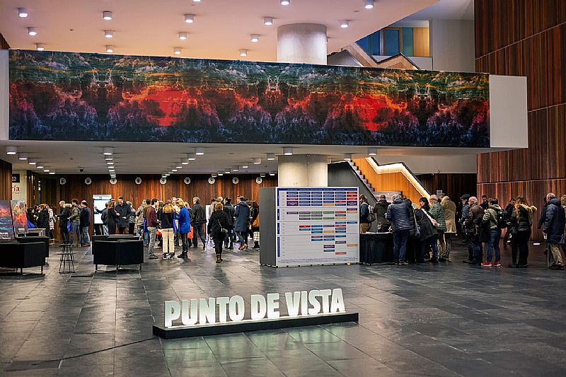 📅La decimoctava edición del <a href="/PuntodVistaFest/">Punto de Vista</a> se celebrará del 11 al 16 de marzo de 2024. 

🧍 La edición del 2023 ha atraído 5.300 espectadores a las proyecciones y actividades del festival. Se acreditaron un total de 438 personas.