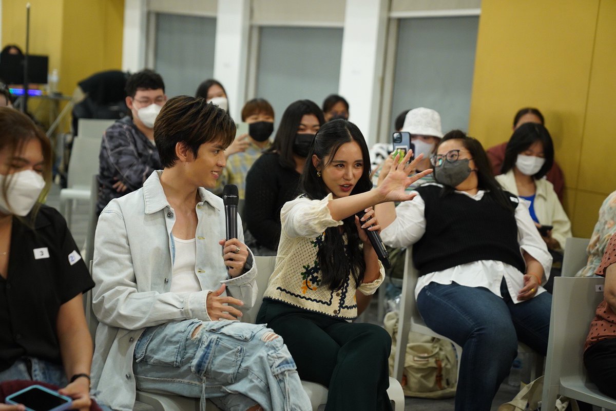 onehdthailand's tweet photo. "โอกาสมีอยู่เสมอ จงหาให้เจอแล้วคว้ามา"
#รักนี้ต้องเจียระไนLIVE #รักนี้ต้องเจียระไนEp1 https://t.co/tLJ0HsXGVo