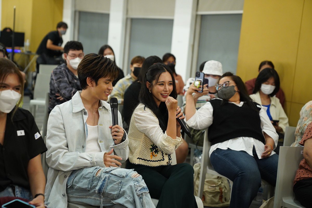 onehdthailand's tweet photo. "โอกาสมีอยู่เสมอ จงหาให้เจอแล้วคว้ามา"
#รักนี้ต้องเจียระไนLIVE #รักนี้ต้องเจียระไนEp1 https://t.co/tLJ0HsXGVo