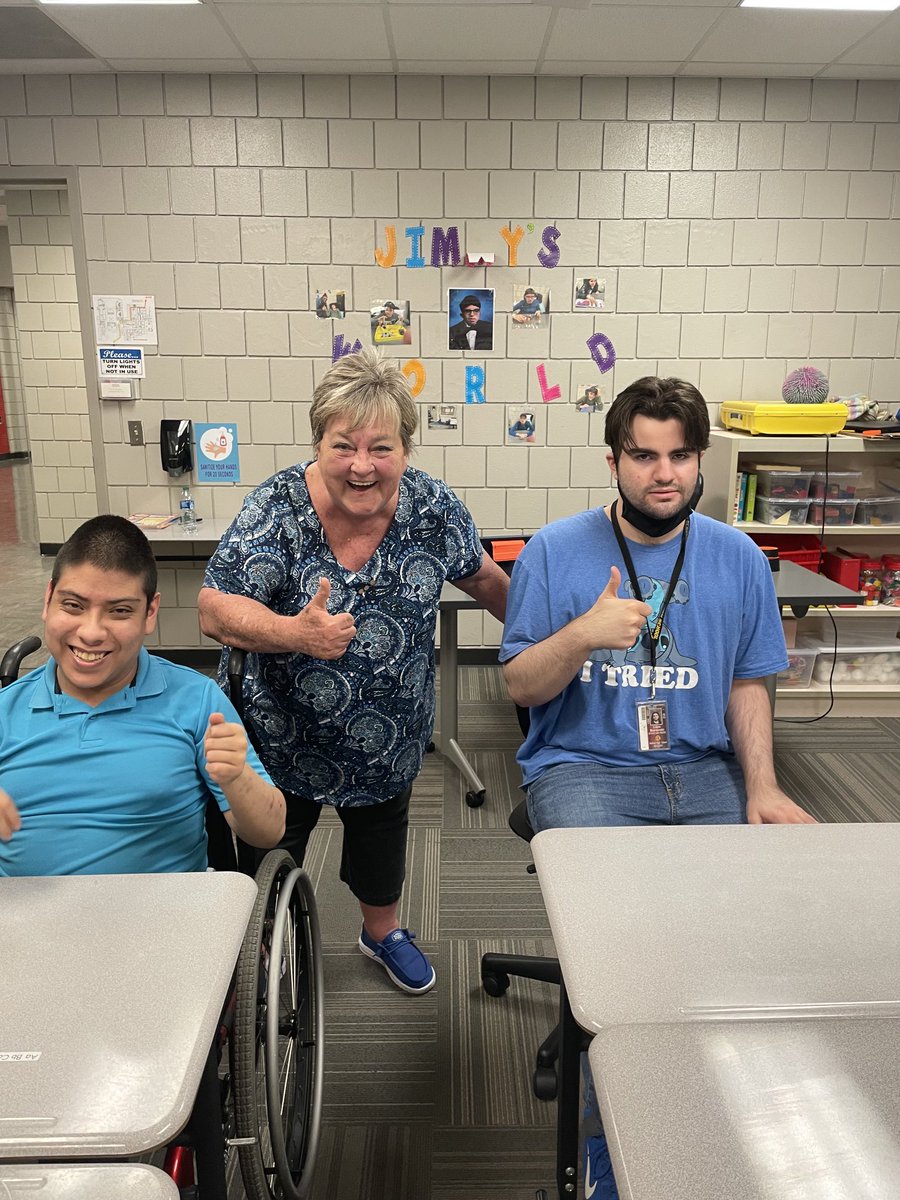 Holly Ritter tweet media