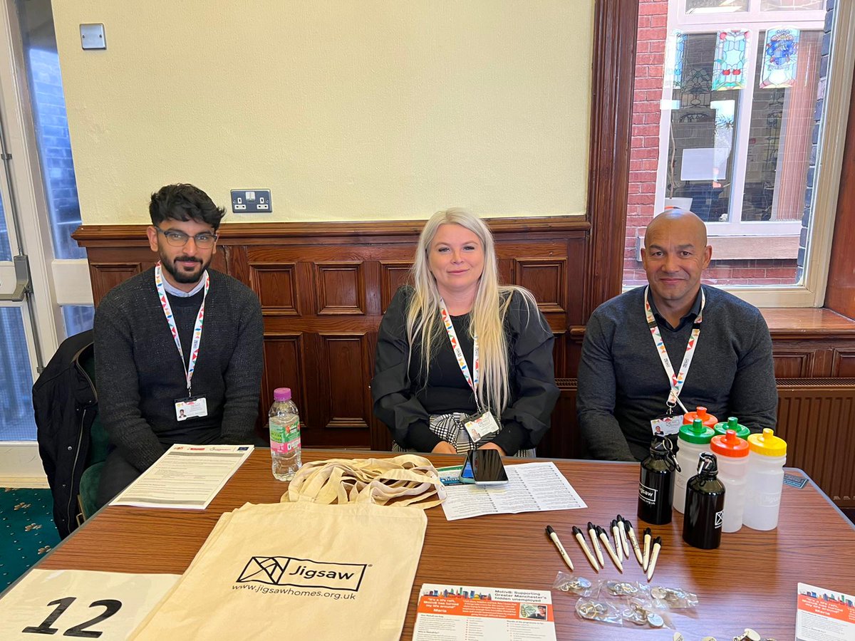 TamesideCouncil's tweet photo. 🗓️ Just over a week to go until Tameside Spring Jobs Fair!

Jobs will be available in:
🏗️Construction
🏢Office and admin
📈 Finance
👨‍🍳Catering
🧼Cleaning
👩‍⚕️Care
🍴Hospitality and more... 

🚶 Just call in
Thurs 27 April 9.30am-12.30pm 
Dukinfield Town Hall

#TJFSpring2023 https://t.co/7u3zQsMpYi