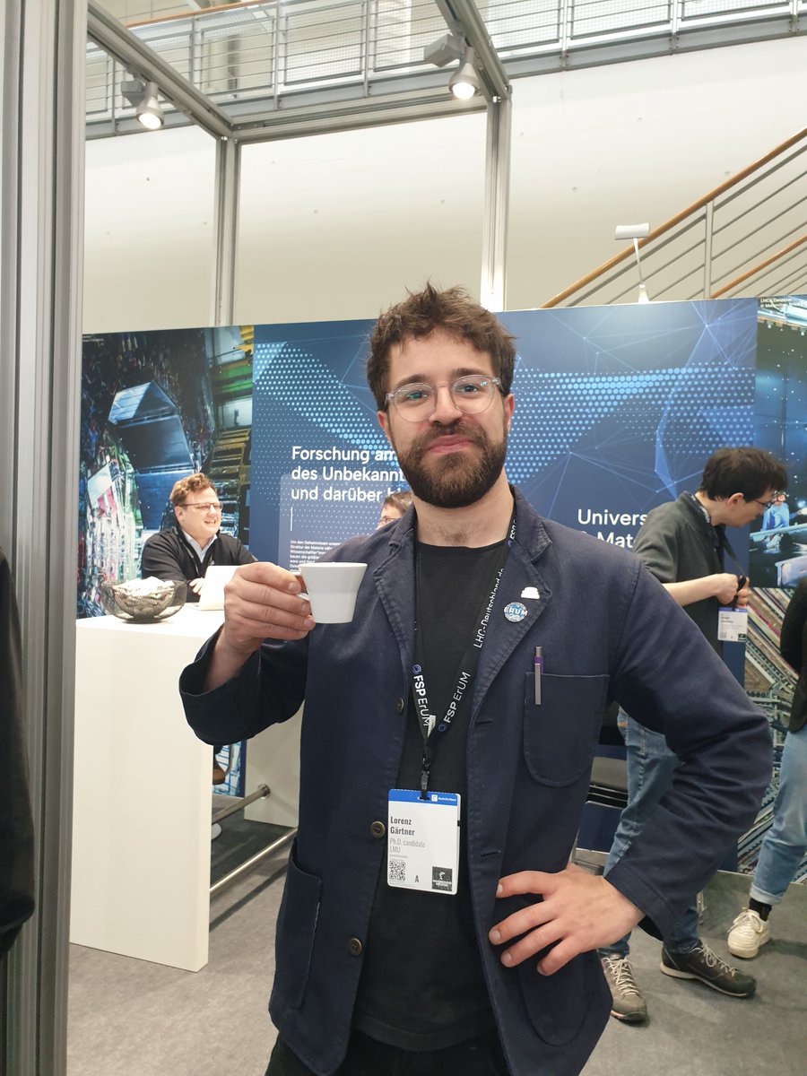 belle2germany's tweet photo. Das #Belle2-Team ist voller Energie und präsentiert die neue DEPFET-Detektortechnologie. Ihr erkennt uns an den dunklen Outfits und schicken Messebuttons. Kommt vorbei und erfahrt mehr über unsere faszinierende Arbeit! #HannoverMesse23 https://t.co/vU48zxpPgQ