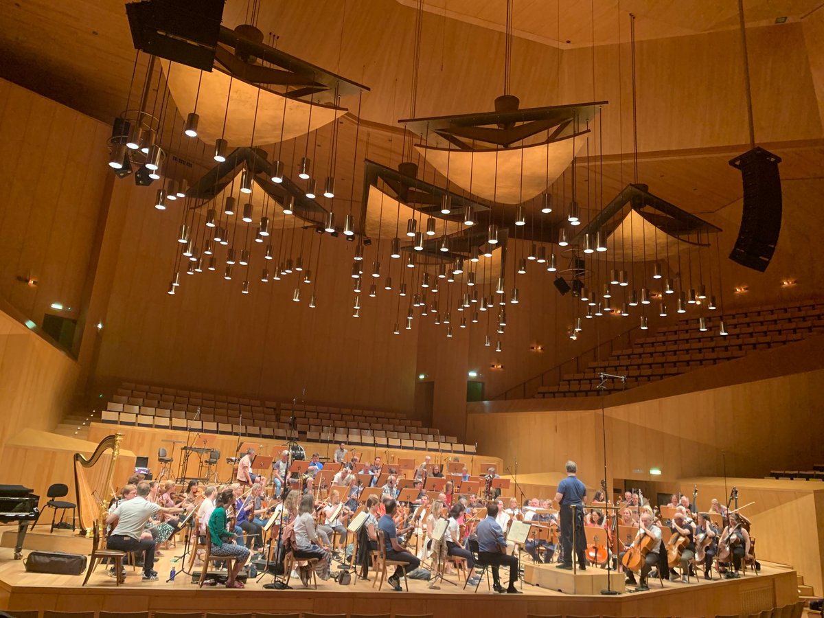 TomLessels's tweet photo. Enjoying a private performance of Sibelius 5 in stunning Zaragoza with the magnificent @BBCSO and @oramsa https://t.co/zfDI7VOYOF