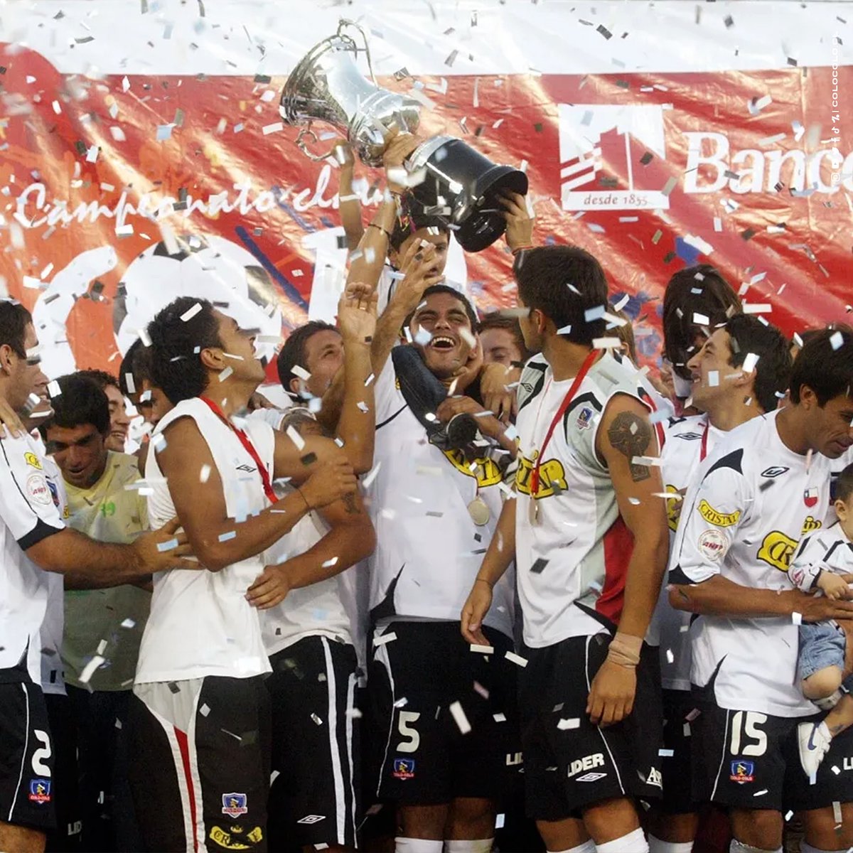 ColoColo's tweet photo. 🎞️ 98 años con 𝐓𝐀𝐍𝐓𝐀 𝐇𝐈𝐒𝐓𝐎𝐑𝐈𝐀. 
 
#AniversarioColoColo ⚪️⚫️ https://t.co/mc8Z4mW1Sk