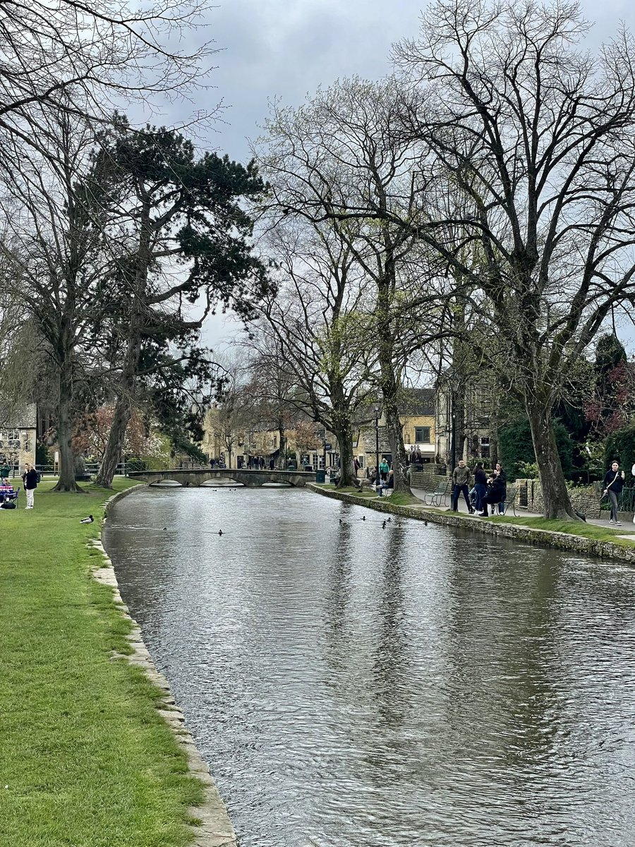 #BourtonOnTheWater #Cotswolds #Gloucestershire 
Such a pretty place