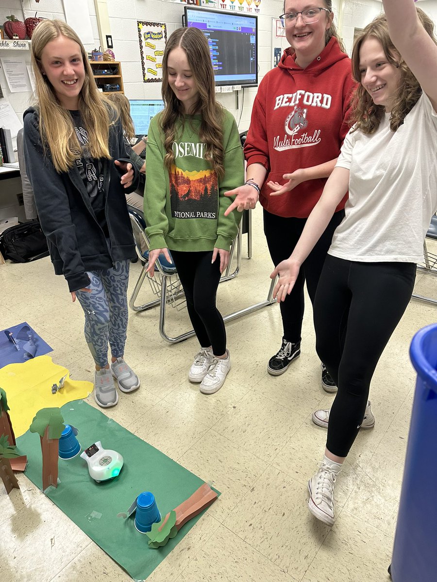 MJPridge's tweet photo. #GirlsSolveIT #FordGirlsinSTEM Quest 3 is in the books!!! https://t.co/T8Qt6372gz