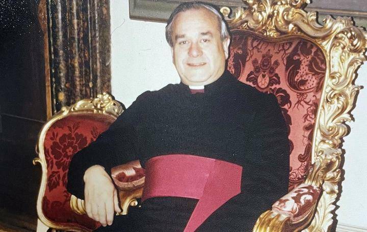 szaktuell's tweet image. Der #Missbrauchsfall um den ehemaligen #Priester Edmund #Dillinger könnte noch deutlich größer sein als bislang angenommen. Das deutet zumindest der Vorsitzende der #Aufarbeitungskommission an. 
saarbruecker-zeitung.de/saarland/vage-…