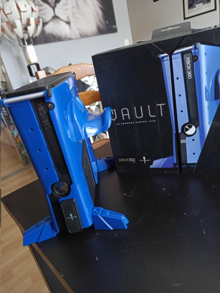 maviedegeek's tweet photo. Ne me demandez pas pourquoi je répondrai par "parce que" !

Je les collectionne depuis aujourd'hui !

#VaultCase #Calibur #xboxoneslim 

Mattez la prochaine vidéo sur la #battlefield3 😍😍😍 https://t.co/GC7utZjR1Z