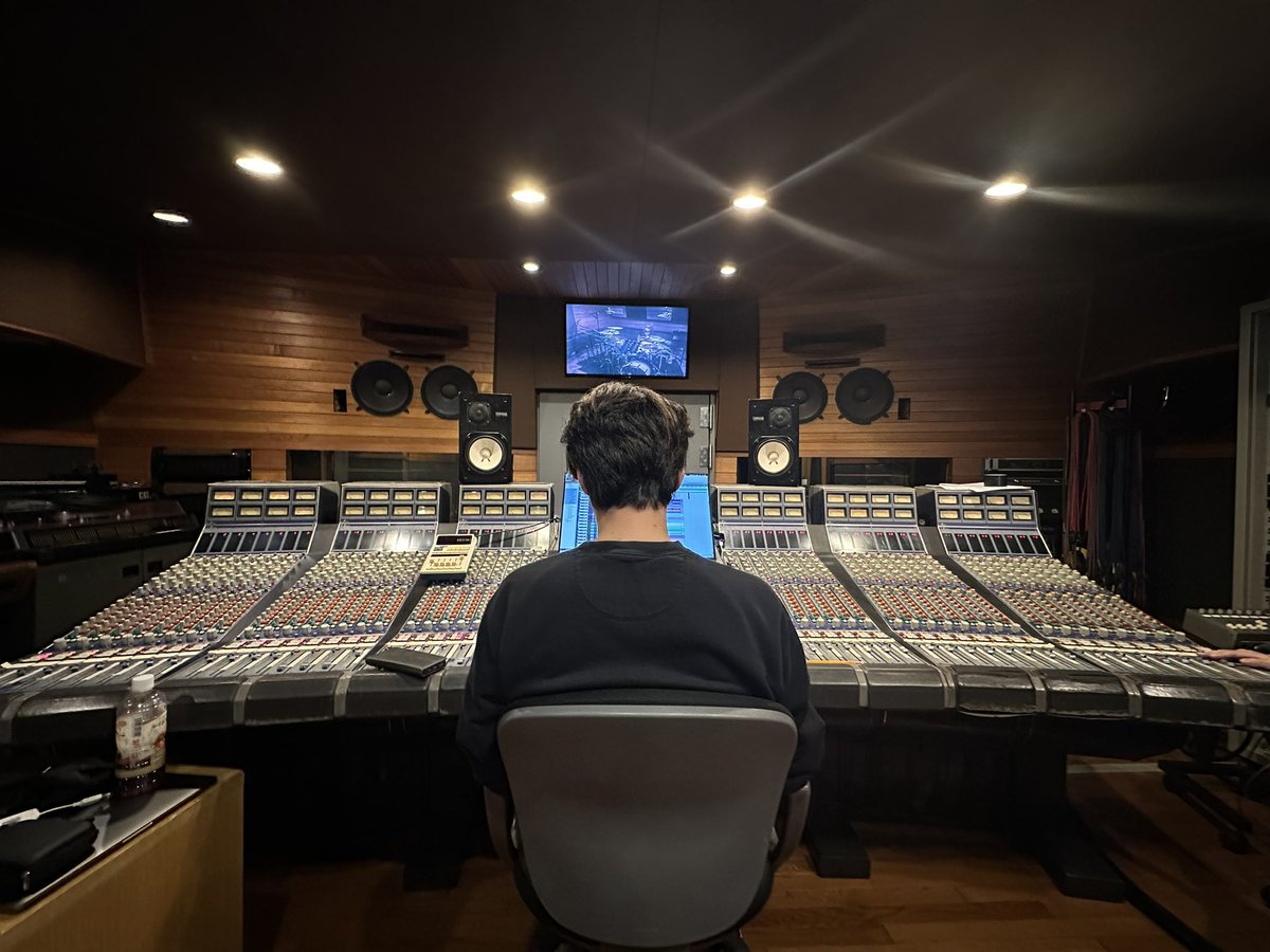 レコーディングしてリハ
こうして感性が研ぎ澄まされている瞬間を維持出来る事に感謝

前進あるのみ！

#KAMIJO #Versailles #JVM_ZeppTour