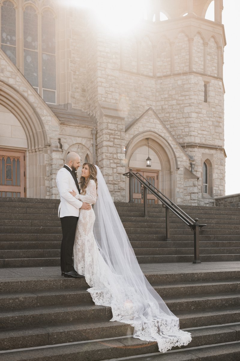 pninatornai's tweet photo. My gorgeous #PninaBride & member of my "A team," Kim, is now Mrs. Meyers! I wish you both all of the love and happiness in the world. Kim wore a customized version of #MariagesCollection Style 4960 and custom Pnina Tornai veil from @KleinfeldBridal!
Photos: Mike Gloria https://t.co/dAgMklDNSe