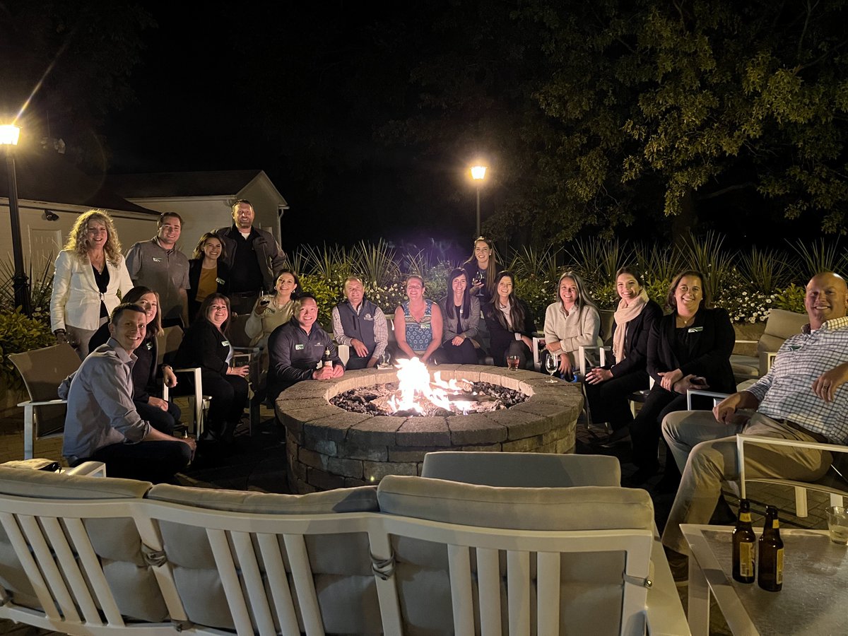 LeadershipMC's tweet photo. This could be you next year! Apply now for the Signature Class. Hurry, applications are closing April 28. Apply or learn more at https://t.co/uryWyqe5XA https://t.co/xgWO1wqXxg