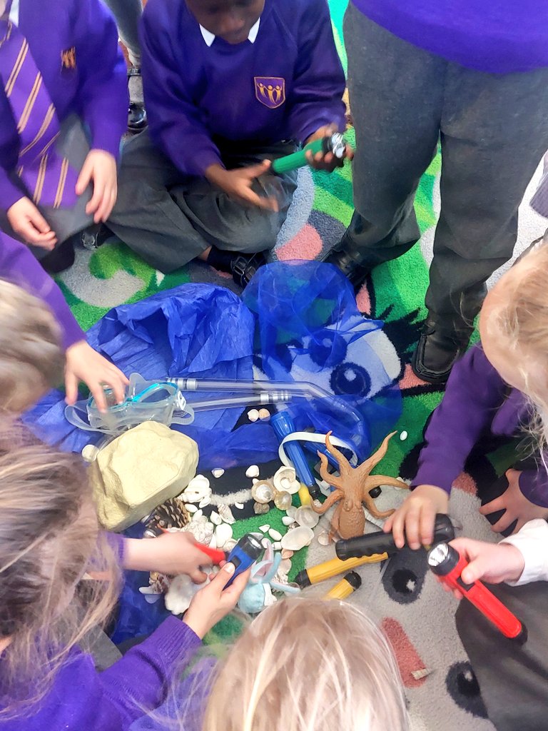 eps_diamond's tweet photo. We really enjoyed immersing ourselves into our new core text through a range of objects. We then decided what we would bring on our own adventure 🌊🔦🩱🩳⛰🌄 #adventure https://t.co/IoNFcR7SAp