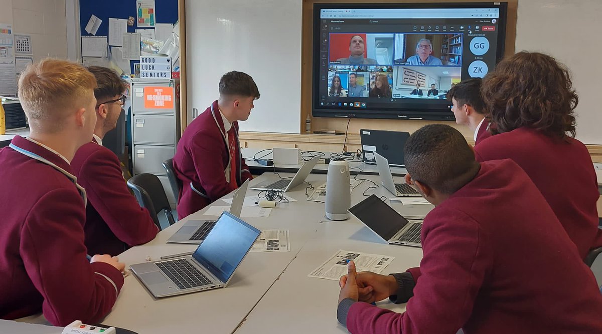 stniniansbio's tweet photo. Our @stninianshigh beekeepers showcased their STEM project findings with The Royal Society of LONDON today.....@roslininstitute @royalsociety @JocoxSTEM @BeeologyEd #StemResearch #lovingscience 👏🐝🌟 https://t.co/FdOAPUJTDf