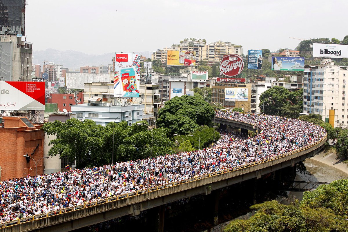 TonyFrangieM's tweet photo. Today -six years ago- around 2.5M people peacefully marched in Caracas against the Venezuelan govt. The “mother of all marches” was violently repressed by state forces, forcing many into a river used for sewage drainage. Over 500 protesters were detained and two were killed. https://t.co/BTG8DZ70oj