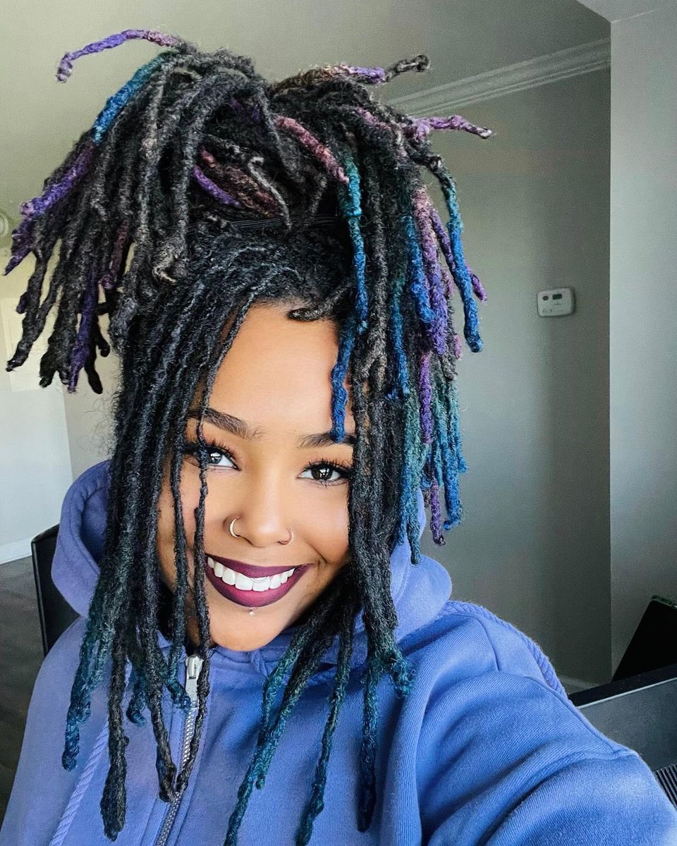 18_locs's tweet photo. Happy birthday to @therealraniii ๐คโฆ ๐๐
โข
#locs #locstyles #loclivin #locjourney #locinspo #loclife #locqueen #locogirl #locdup #locdnotbound #locdqueen #locd
#bluelocs #greenlocs #locqueen #maturelocs #location #reallocs #texturetuesday #birthdaygirl #locs_18 #locs_18_pic https://t.co/fQu25yDaAO