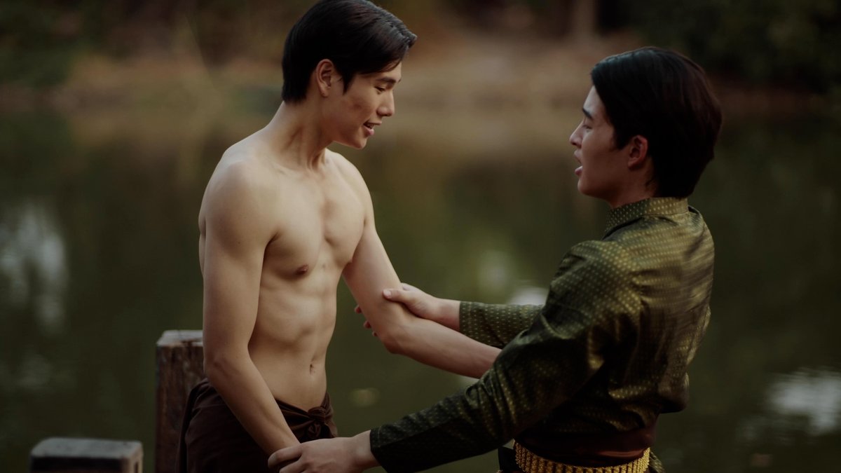 GMMTV's tweet photo. อร๊ายยยยย เค้าจำกันได้จ้าาาา

#OurSkyyxNeverLetMeGoEP1
#GMMTV
@ppnaravit @phuwintang https://t.co/qC03VrII0K