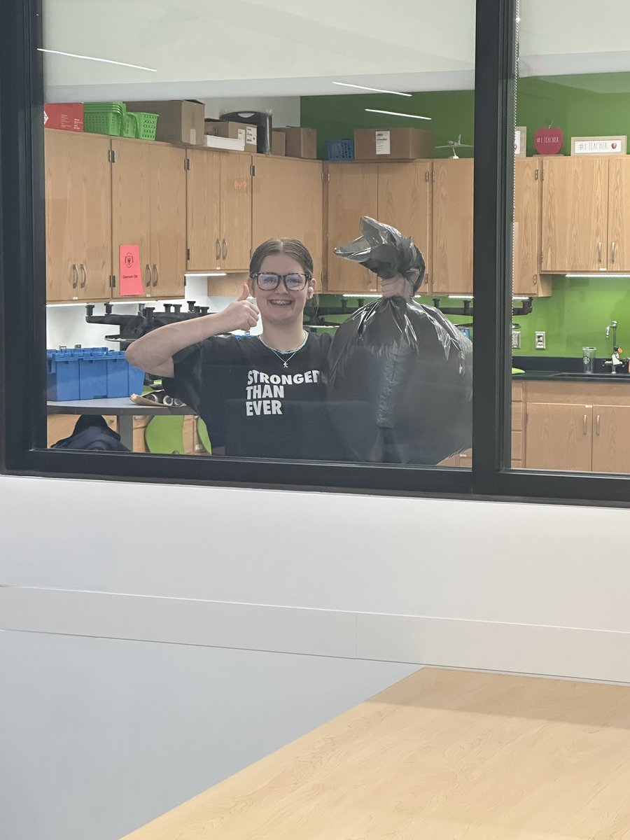 arosenSTEAM's tweet photo. Biology students monitoring breathing from negative feedback to see how our breathing changes to maintain homeostasis https://t.co/tUlvtTXaco