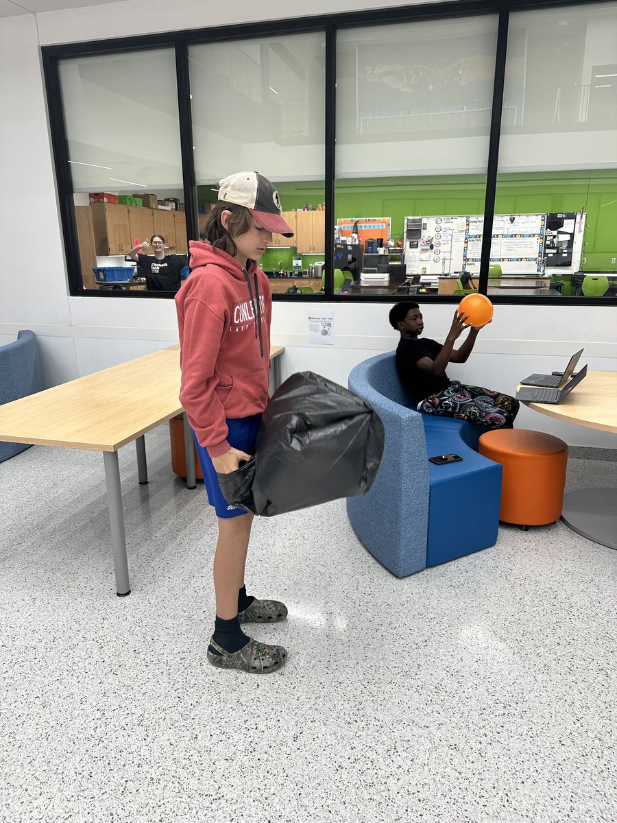 arosenSTEAM's tweet photo. Biology students monitoring breathing from negative feedback to see how our breathing changes to maintain homeostasis https://t.co/tUlvtTXaco