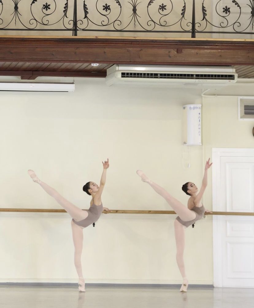 BalletCamp's tweet image. Now is the time for exams at the Vaganova Academy, and we are very proud that our former students are now studying in the legendary ballet Mecca and passing exams.

In the photo Elisabetta Nalin and Maria Mia Zatoka