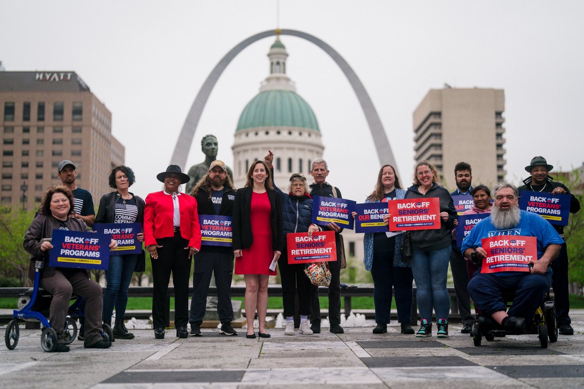 WeymouthWatson's tweet photo. From Bakersfield, CA to Washington, DC the @Courage4America Back Off Our Benefits bus traveled over 5,800+ miles in 19 days to remind several congressional leaders to back off our social security, medicare, and medicaid benefits. https://t.co/1IH5irLuQT
