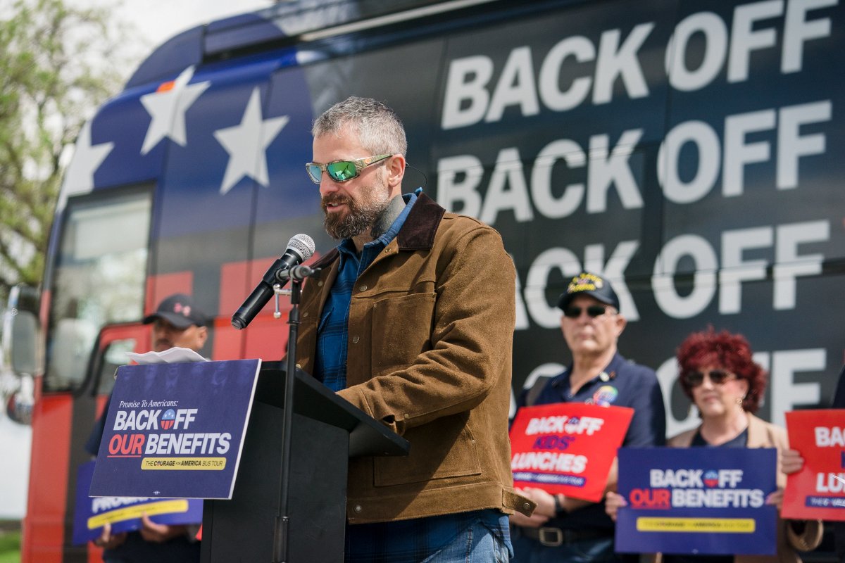 WeymouthWatson's tweet photo. From Bakersfield, CA to Washington, DC the @Courage4America Back Off Our Benefits bus traveled over 5,800+ miles in 19 days to remind several congressional leaders to back off our social security, medicare, and medicaid benefits. https://t.co/1IH5irLuQT