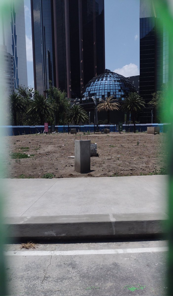 suitclean's tweet photo. ¿Cómo pasamos de la glorieta de la palma?
A la glorieta sin Ahuehuete. https://t.co/OnTB1e0ZGi