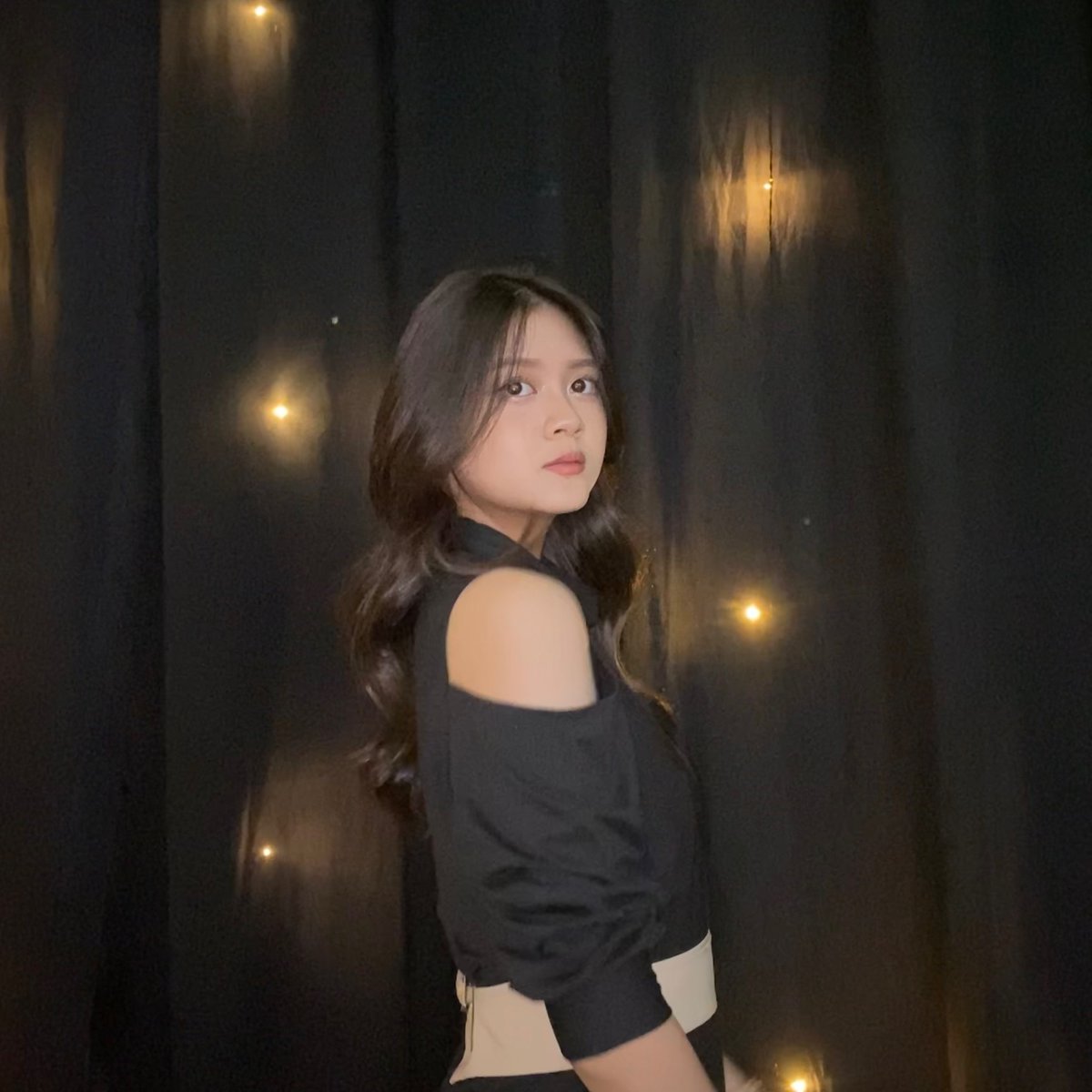 A_ChristyJKT48's tweet photo. prom night https://t.co/0BDMTlKoee
