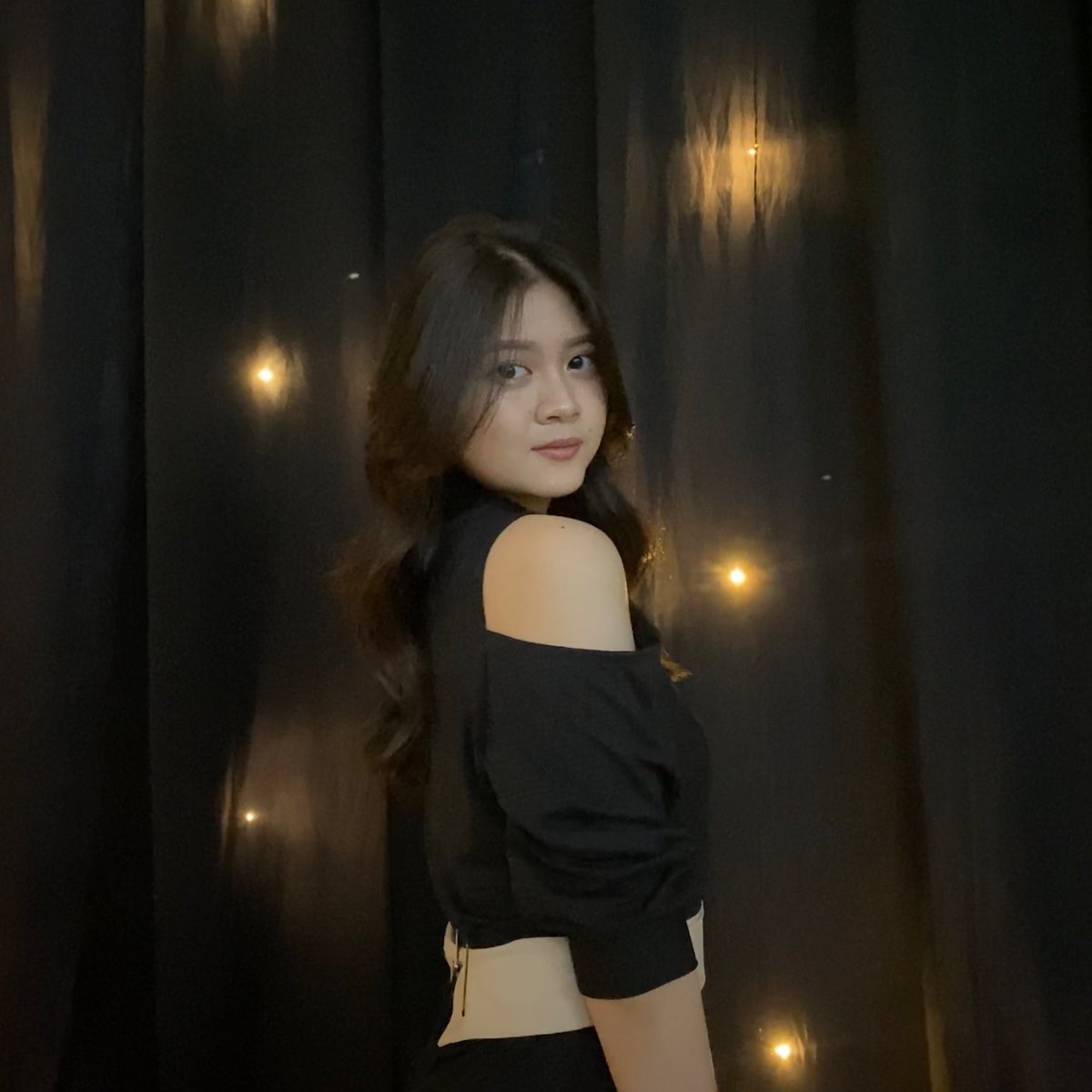 A_ChristyJKT48's tweet photo. prom night https://t.co/0BDMTlKoee